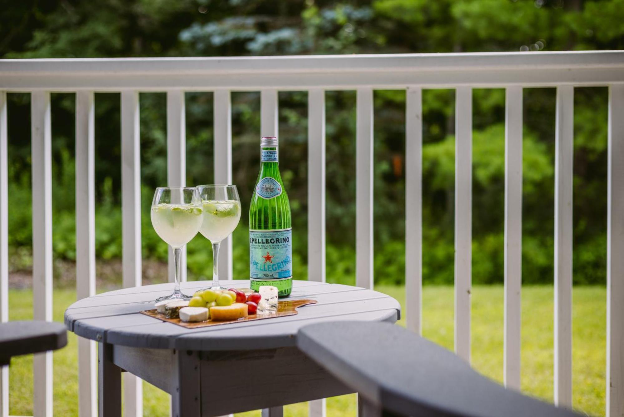 Horseshoe Valley Suites - The Azure Shanty Bay 외부 사진