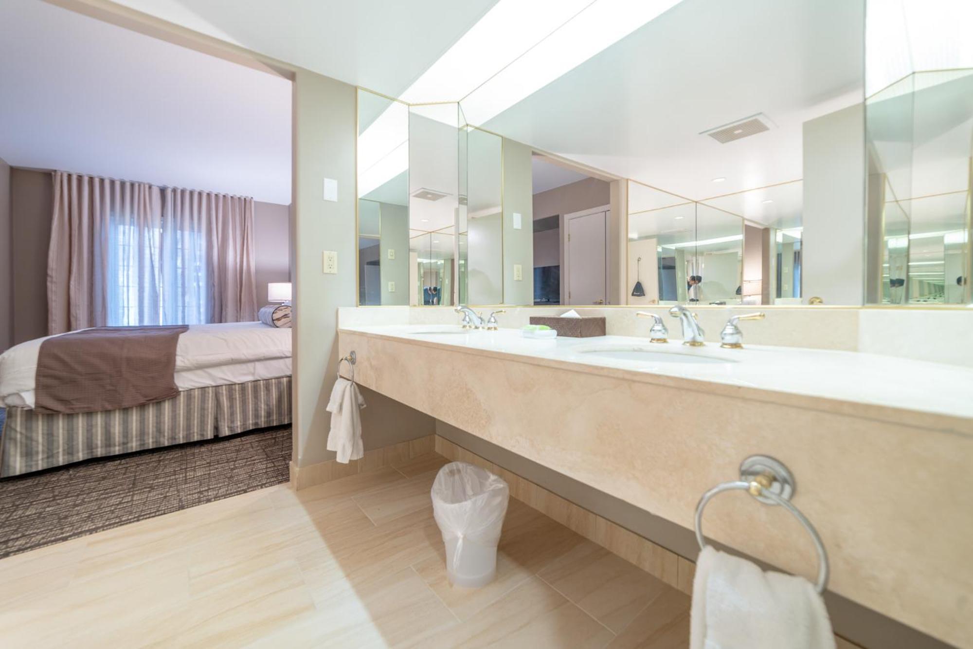 Horseshoe Valley Suites - The Azure Shanty Bay 외부 사진