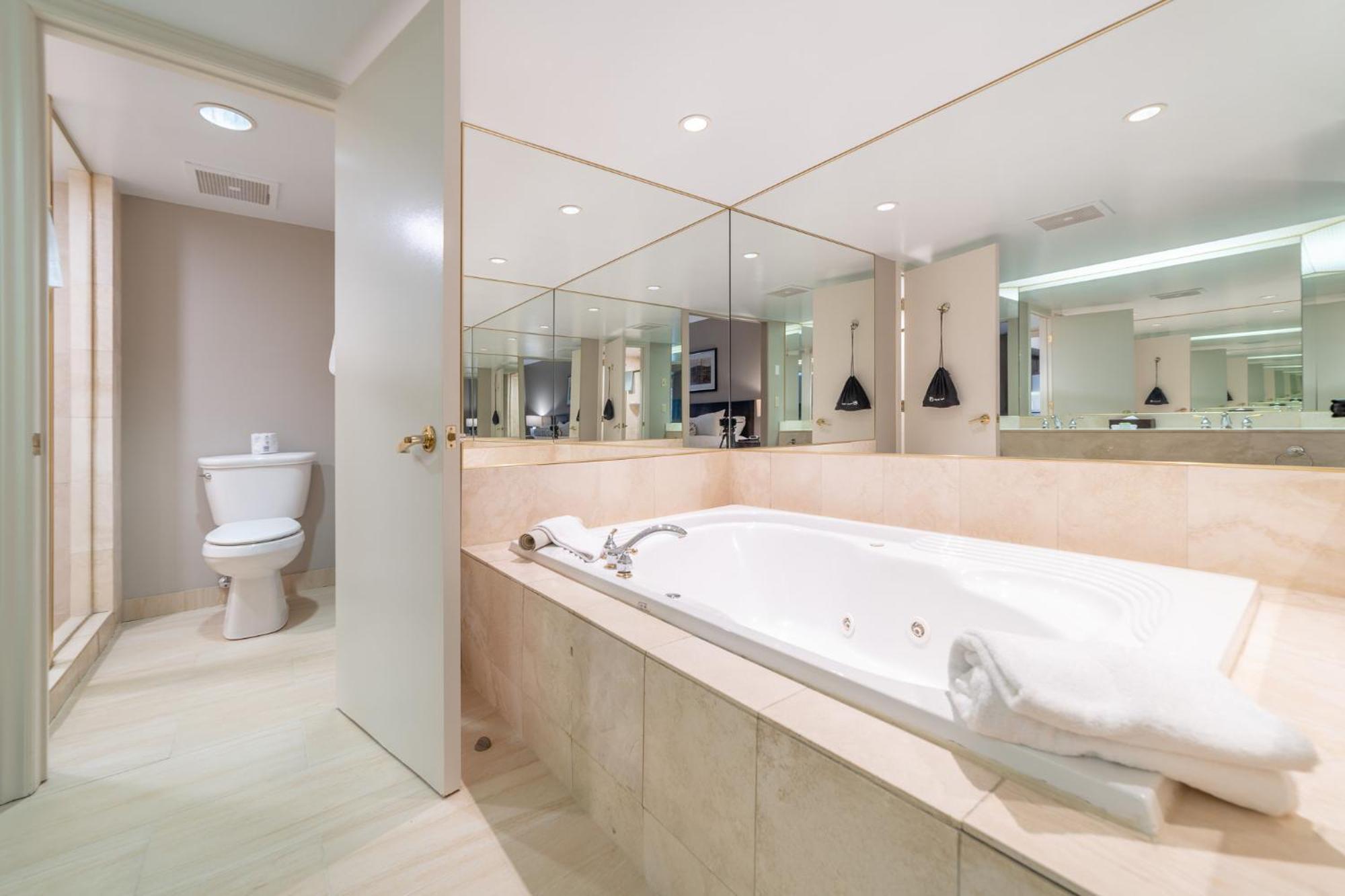 Horseshoe Valley Suites - The Azure Shanty Bay 외부 사진
