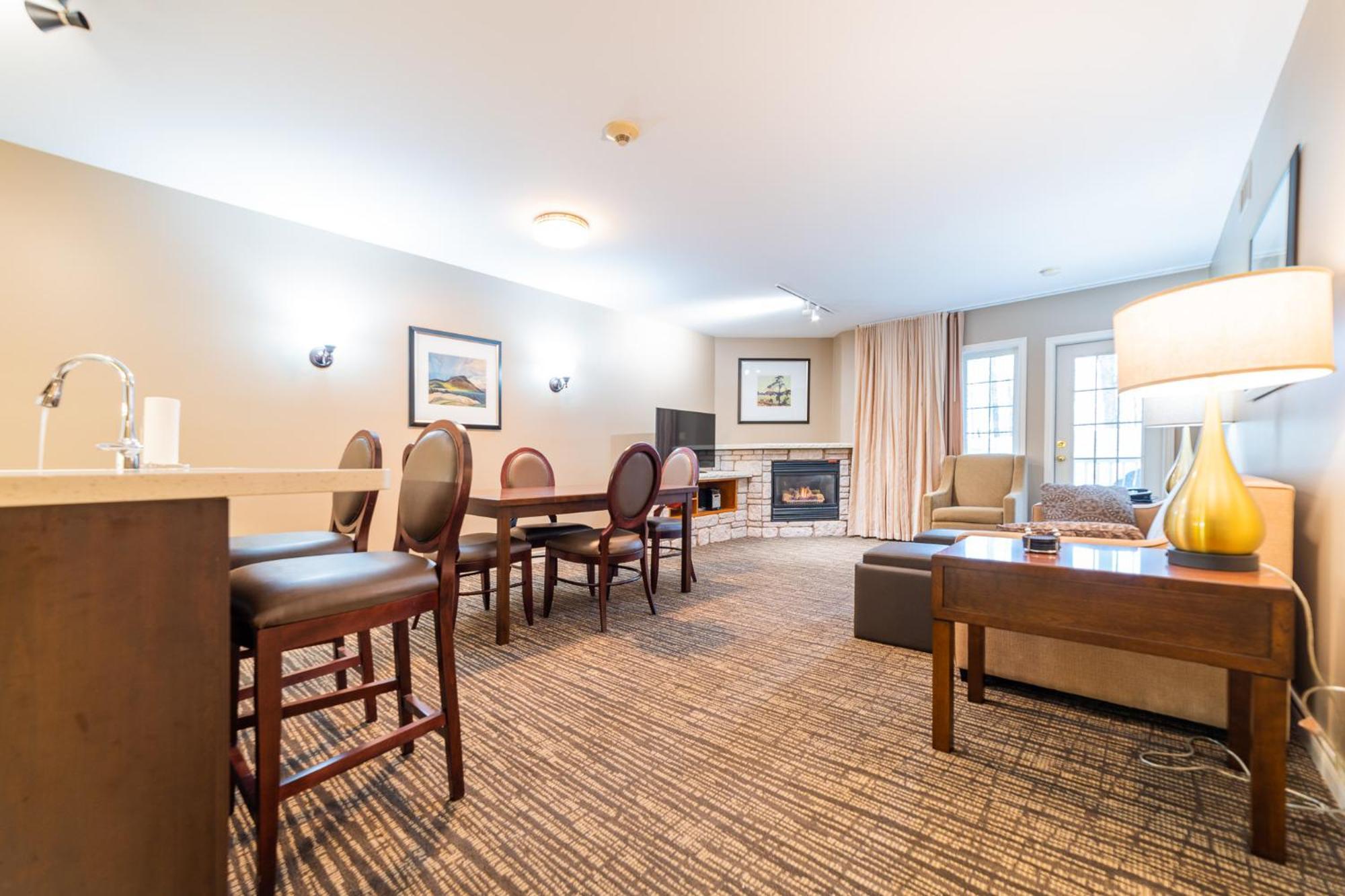 Horseshoe Valley Suites - The Azure Shanty Bay 외부 사진
